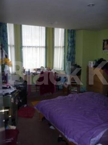 			A MUST SEE, 3 Bedroom, 1 bath, 1 reception Flat			 Church Lane, CROUCH END N8